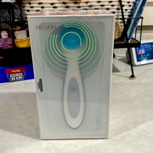 Brand new in box lumi spa Facial